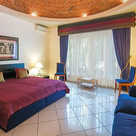 别墅 Alvor Sleeps 12 Pool Air Con Wifi *