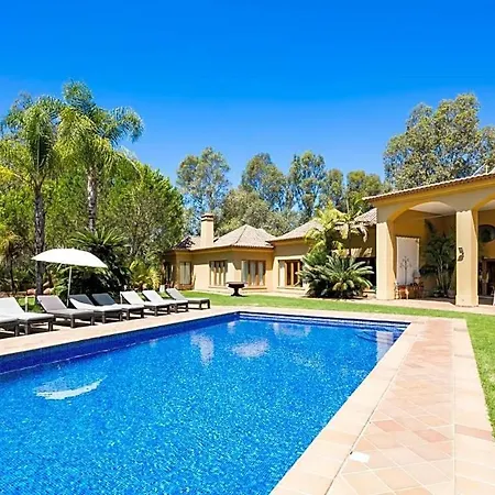 Alvor Sleeps 12 Pool Air Con Wifi Villa